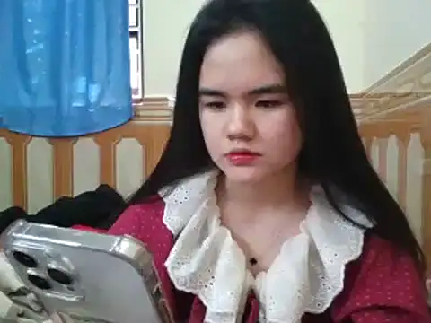 Snapshot of Yin-girl chatting on 4, 1, 2025 Yin-girl online show from 4, 1, 2025