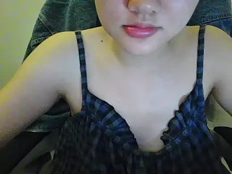 Snapshot of Yin-girl chatting on 18, 9, 2025 Yin-girl online show from 18, 9, 2025