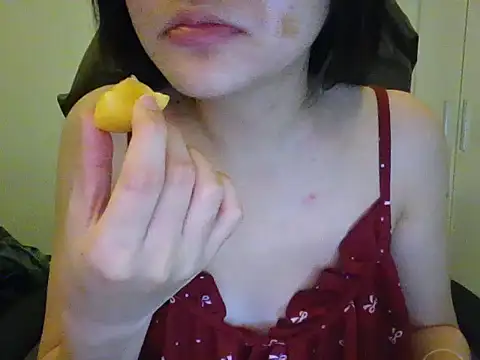 Snapshot of Yin-girl chatting on 23, 9, 2025 Yin-girl online show from 23, 9, 2025