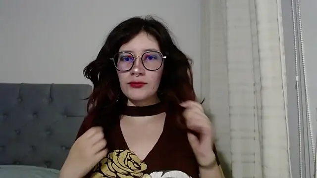 mariana124- online show from 4, 2, 2025