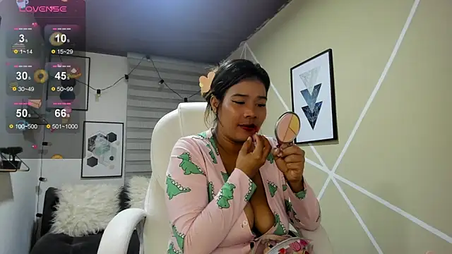 Enma  clark online show from 31, 10, 2025