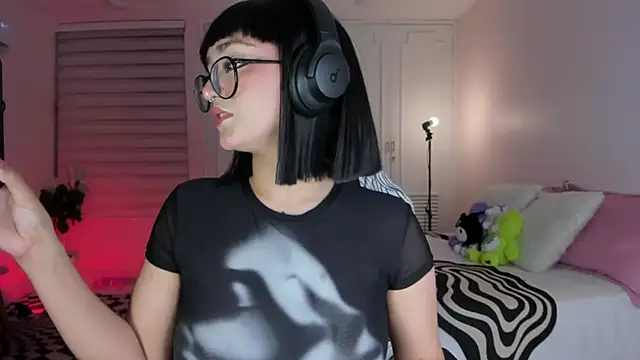 SweetJennaa online show from 14, 3, 2025