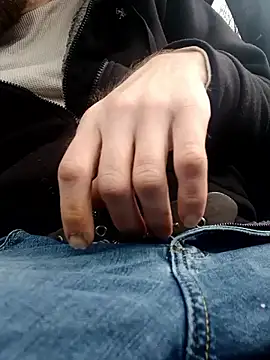 Snapshot of otterlover123 chatting on 7, 3, 2025 otterlover123 online show from 7, 3, 2025