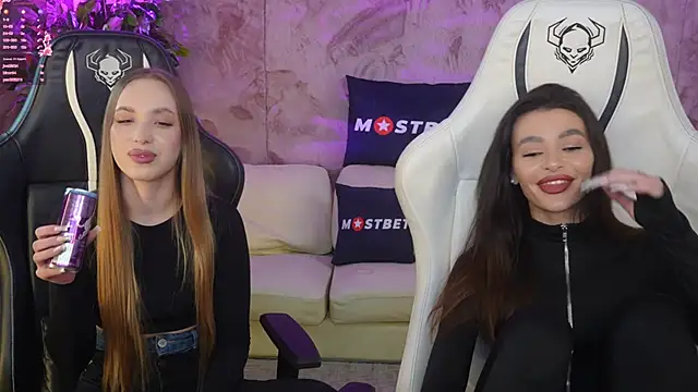 Gabriella054 online show from 4, 1, 2025