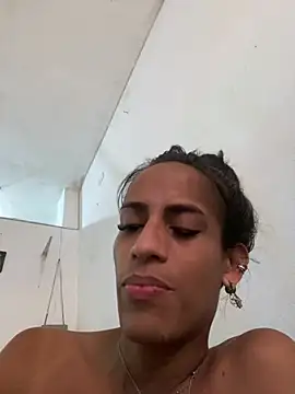 Snapshot of AlexaWarner chatting on 24, 5, 2026 AlexaWarner online show from 24, 5, 2026