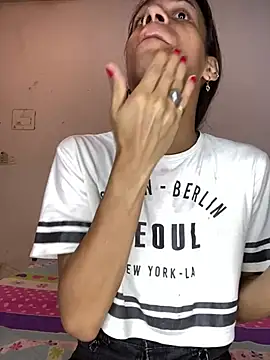 Snapshot of AlexaWarner chatting on 24, 6, 2026 AlexaWarner online show from 24, 6, 2026