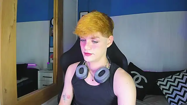 VladHellsing4 online show from 22, 10, 2025