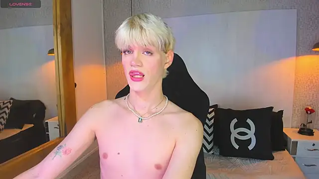 Snapshot of VladHellsing4 chatting on 4, 3, 2026 VladHellsing4 online show from 4, 3, 2026