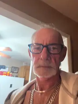 Snapshot of bobby123D chatting on 11, 2, 2025 bobby123D online show from 11, 2, 2025