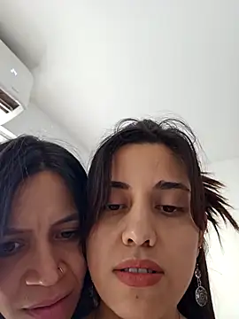 SaraLatinayPrimiciax online show from 11, 1, 2025