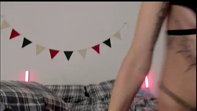 MiaDavis21 online show from 12, 9, 2025