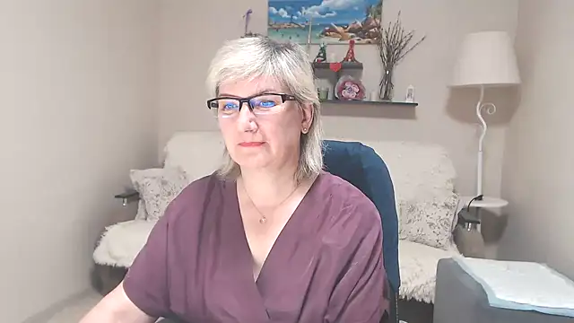 Snapshot of FleurMays chatting on 10, 6, 2026 FleurMays online show from 10, 6, 2026