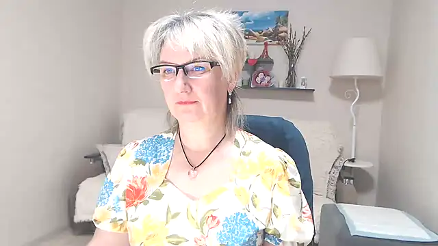 Snapshot of FleurMays chatting on 19, 6, 2026 FleurMays online show from 19, 6, 2026