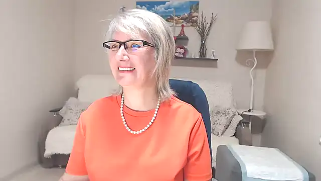 Snapshot of FleurMays chatting on 19, 7, 2026 FleurMays online show from 19, 7, 2026