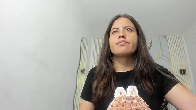 kathina giraldo online show from 28, 3, 2026