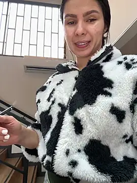 SofiaG  online show from 9, 1, 2025