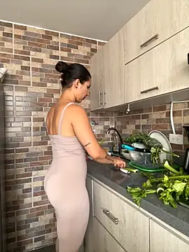 SofiaG  online show from 10, 9, 2025