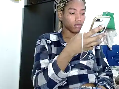 Snapshot of miriam775 chatting on 2, 1, 2025 miriam775 online show from 2, 1, 2025