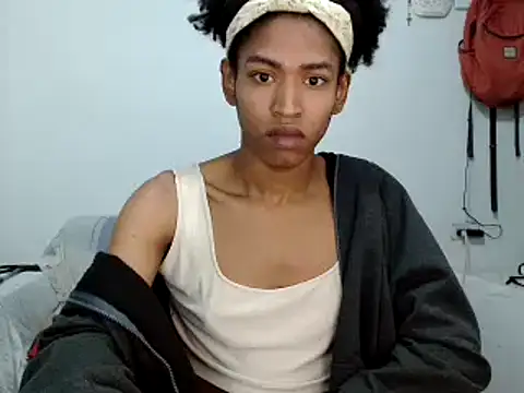 Snapshot of miriam775 chatting on 6, 10, 2025 miriam775 online show from 6, 10, 2025