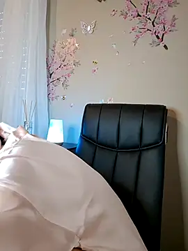 Jujuicy 97 online show from 21, 3, 2025