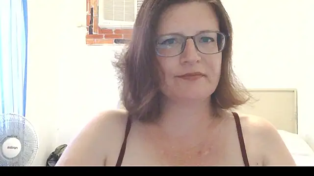 CrimsonMistress online show from 23, 3, 2026