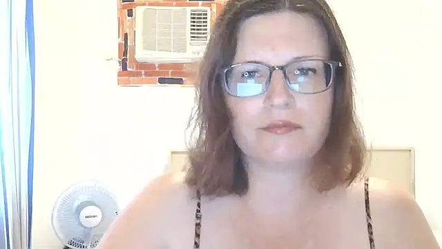 CrimsonMistress online show from 19, 4, 2026