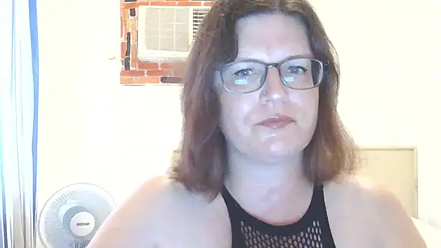 CrimsonMistress online show from 22, 4, 2026