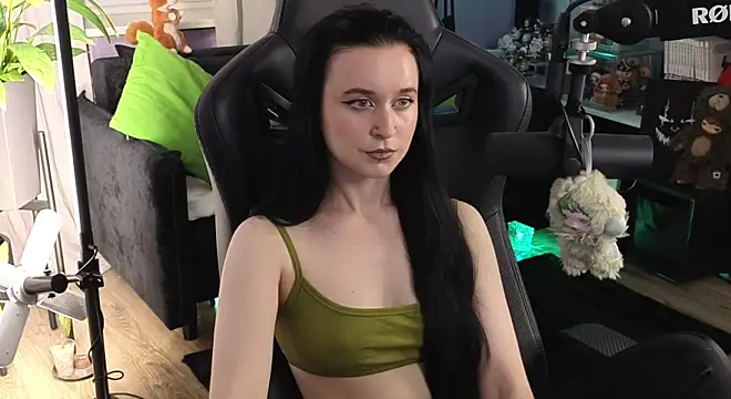 KiraLiLime online show from 7, 6, 2026