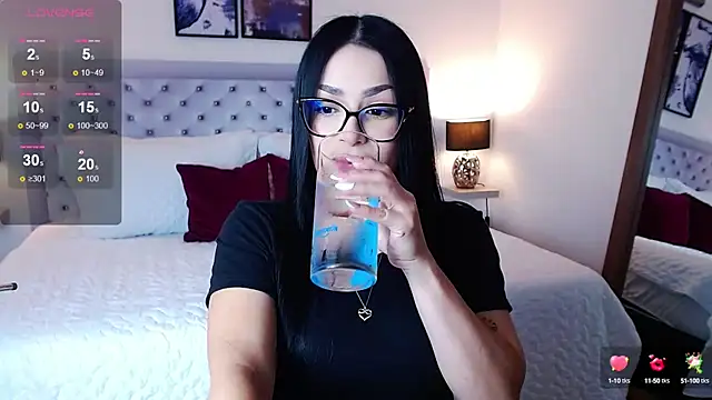 sarascottt online show from 13, 2, 2025