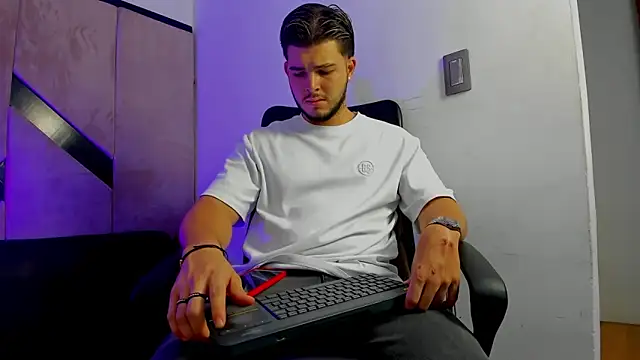 danielclarton1 online show from 13, 9, 2025