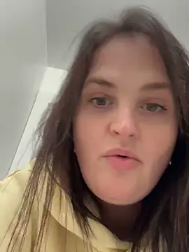 Quinnrose0420 online show from 1, 1, 2025