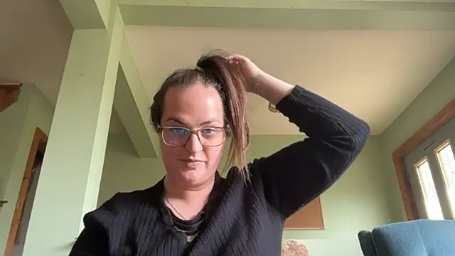 Quinnrose0420 online show from 17, 9, 2025