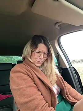 EmyLana online show from 6, 3, 2026