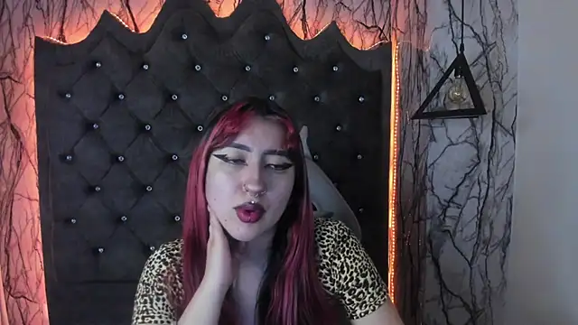 larissa01  online show from 17, 2, 2025