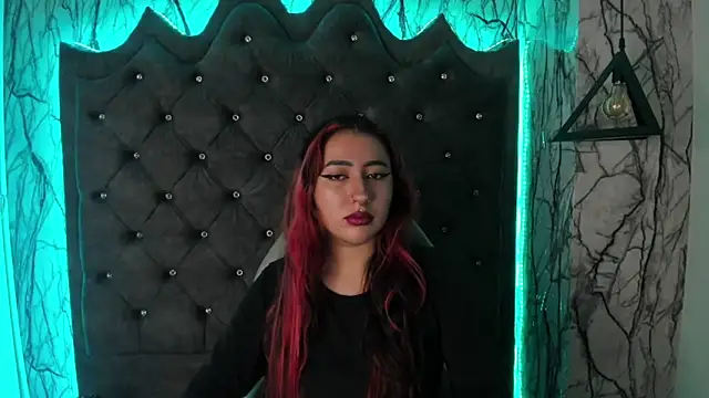 larissa01  online show from 20, 2, 2025