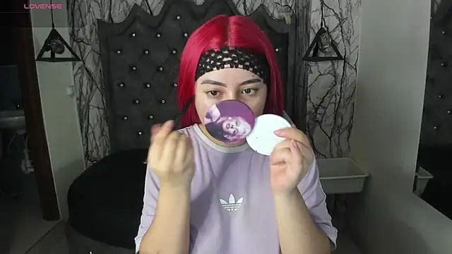 larissa01  online show from 9, 3, 2025