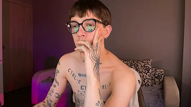 Snapshot of anahori__simon chatting on 2, 10, 2025 anahori simon online show from 2, 10, 2025