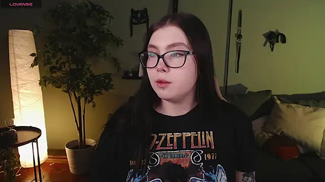 Snapshot of Arizonaa_Muse chatting on 5, 12, 2024 Arizonaa Muse online show from 5, 12, 2024