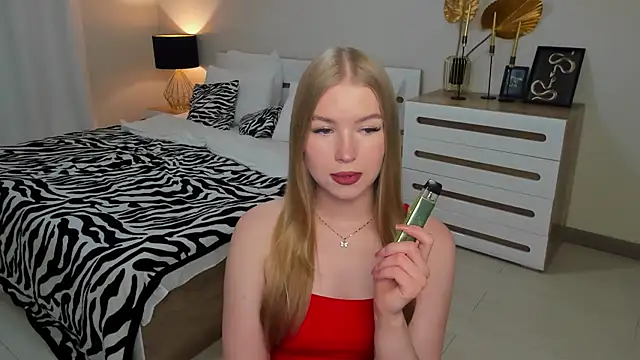 Snapshot of shy__lady chatting on 14, 6, 2026 shy lady online show from 14, 6, 2026
