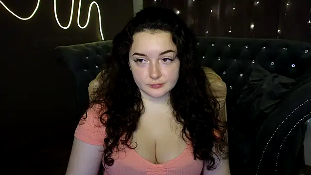 Snapshot of GloriNichols chatting on 12, 12, 2024 GloriNichols online show from 12, 12, 2024