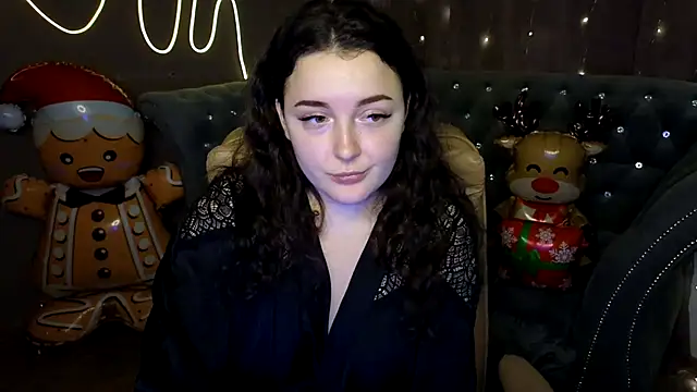 Snapshot of GloriNichols chatting on 4, 1, 2025 GloriNichols online show from 4, 1, 2025