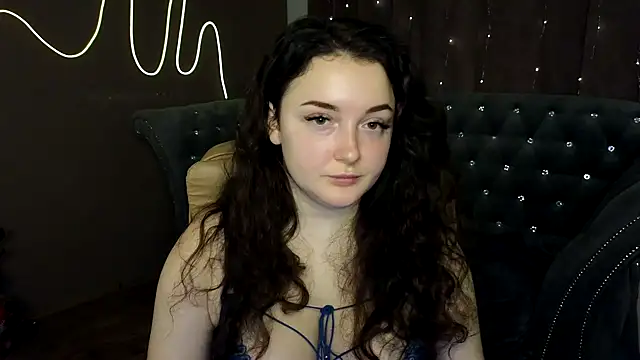 Snapshot of GloriNichols chatting on 5, 1, 2025 GloriNichols online show from 5, 1, 2025