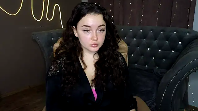 Snapshot of GloriNichols chatting on 9, 1, 2025 GloriNichols online show from 9, 1, 2025
