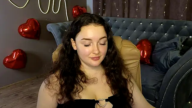 Snapshot of GloriNichols chatting on 3, 2, 2025 GloriNichols online show from 3, 2, 2025