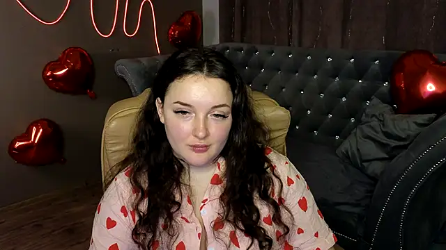 Snapshot of GloriNichols chatting on 12, 2, 2025 GloriNichols online show from 12, 2, 2025