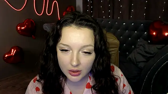 Snapshot of GloriNichols chatting on 14, 2, 2025 GloriNichols online show from 14, 2, 2025