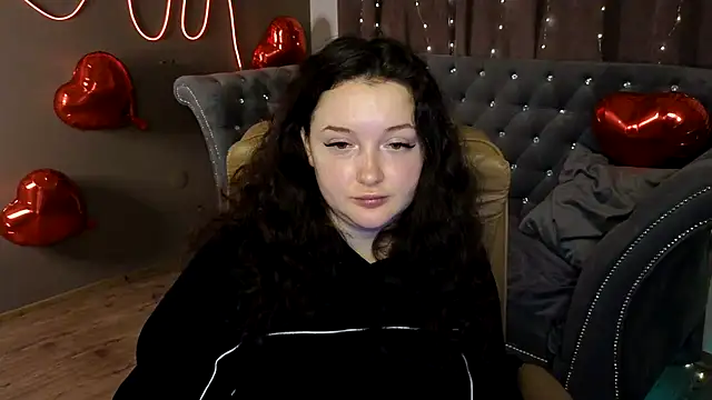 Snapshot of GloriNichols chatting on 27, 2, 2025 GloriNichols online show from 27, 2, 2025