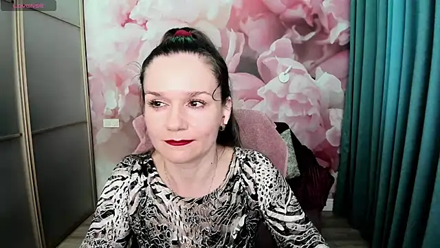 Snapshot of AriaGray chatting on 27, 6, 2026 AriaGray online show from 27, 6, 2026