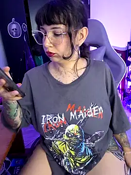 Aria Bennett21 online show from 4, 6, 2026