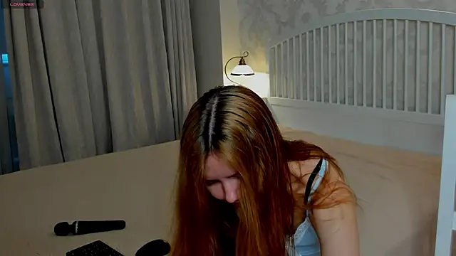 Eva  Lewis online show from 11, 4, 2026